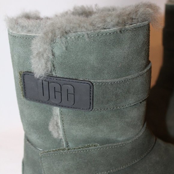 NEW UGG WOMEN'S CLASSIC‎ SHORT STRAP LOGO SUEDE SHEARLING LINED BOOTS FOREST - Picture 4 of 7